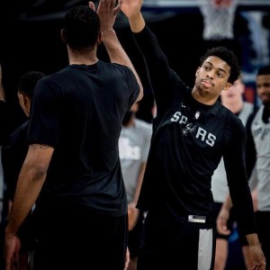 开云-四胜一负结束客场之旅 年轻马刺延续团队篮球