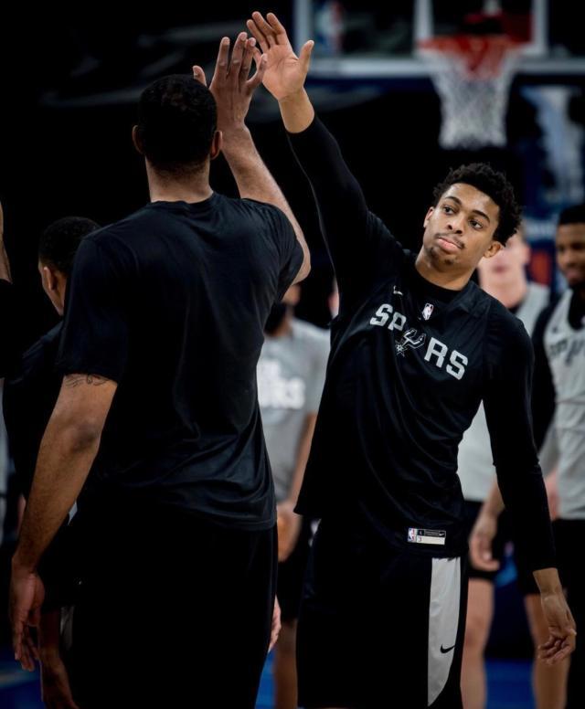 1610589296129092923.jpg 9f18ed571cad38cb754cd0c5bfe5c54.jpg